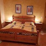Weingut Und Gaestehaus Henrici 3* Friesenheim is an Ortsgemeinde