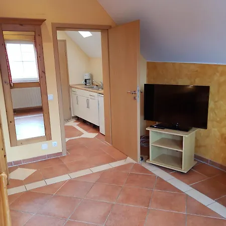 Weingut Und Gaestehaus Henrici B&B