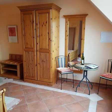 Weingut Und Gaestehaus Henrici Отель типа 