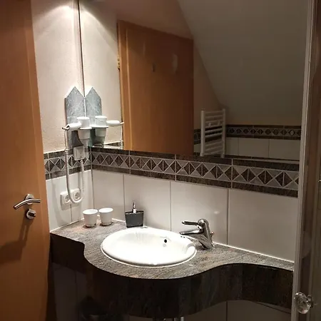 住宿加早餐酒店 Weingut Und Gaestehaus Henrici