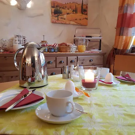 Weingut Und Gaestehaus Henrici 住宿加早餐酒店