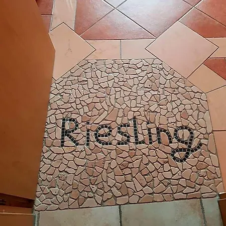 Weingut Und Gaestehaus Henrici Отель типа 