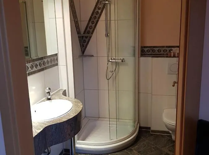 Weingut Und Gaestehaus Henrici Nocleg ze śniadaniem 3*