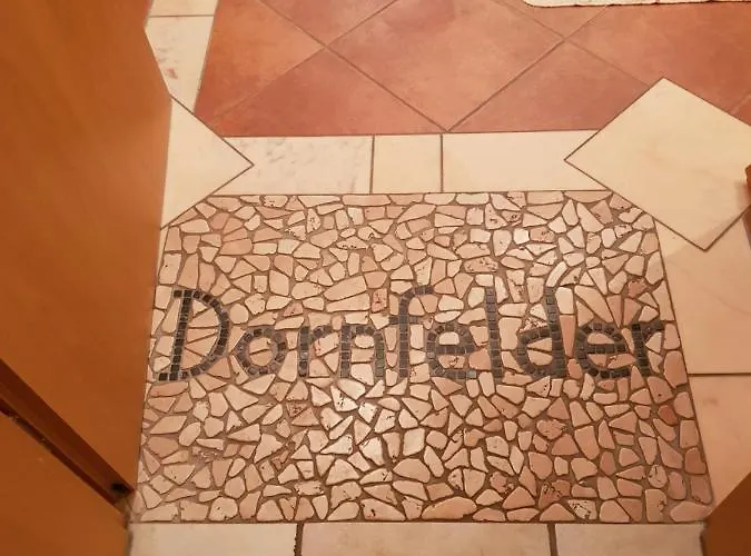 Nocleg ze śniadaniem Weingut Und Gaestehaus Henrici Friesenheim is an Ortsgemeinde