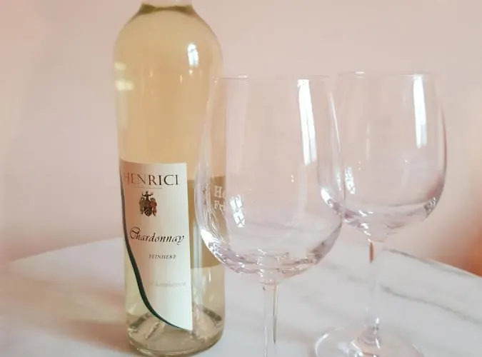 Weingut Und Gaestehaus Henrici Nocleg ze śniadaniem Friesenheim is an Ortsgemeinde